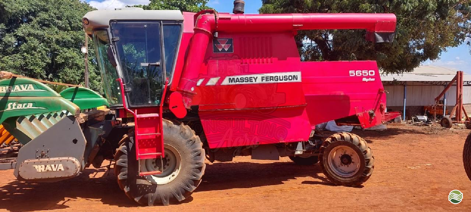 COLHEITADEIRA MASSEY FERGUSON MF 5650 Consulting Agro ITUVERAVA SÃO PAULO SP